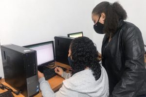 Alfabetização digital para mulheres Alfabetização digital para mulheres